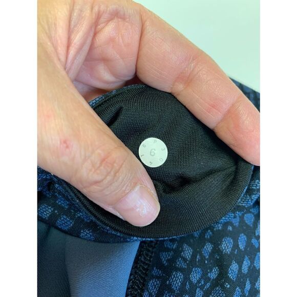 Lululemon Deep Breath Crop Size 6 - Picture 10 of 10
